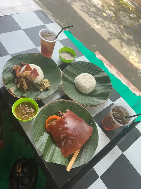 Babi Guling Warung Vengkung