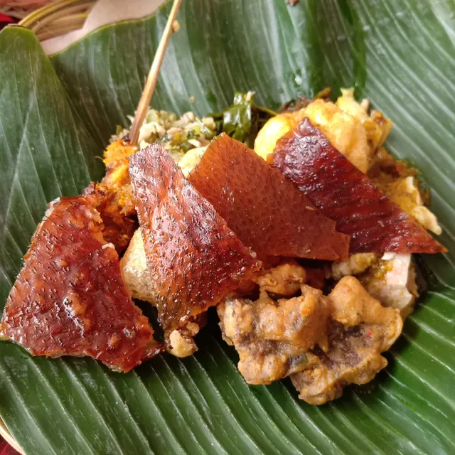 Babi Guling Warung Vengkung