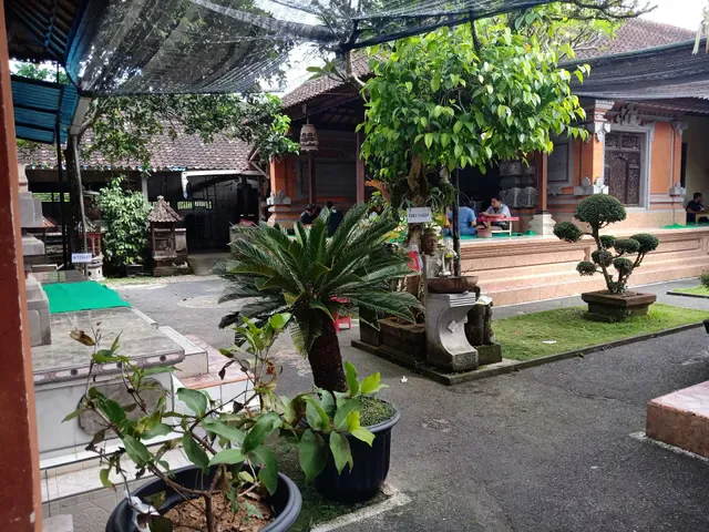 Babi Guling Warung Vengkung
