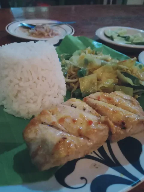 Apik Warung