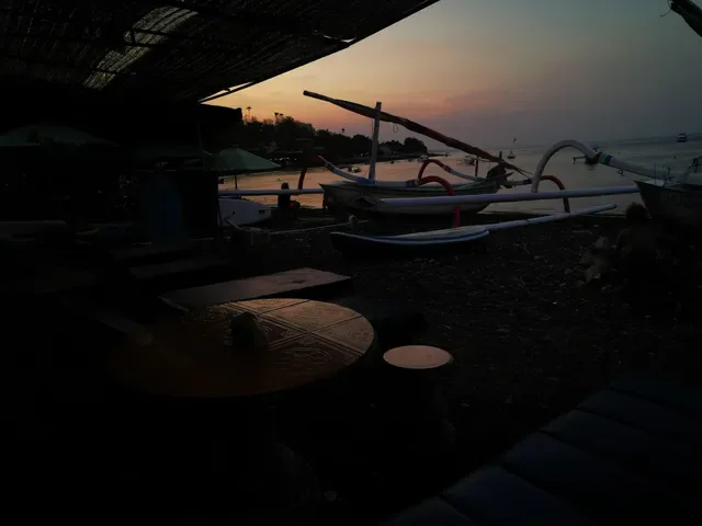 Blue Star Bungalows & Cafe