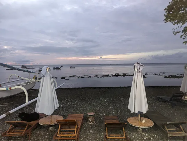 Blue Star Bungalows & Cafe
