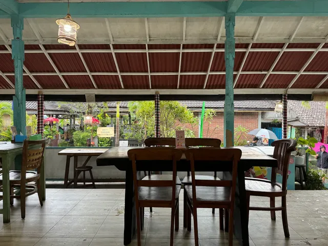 CAFE BENZA at Tirtagangga