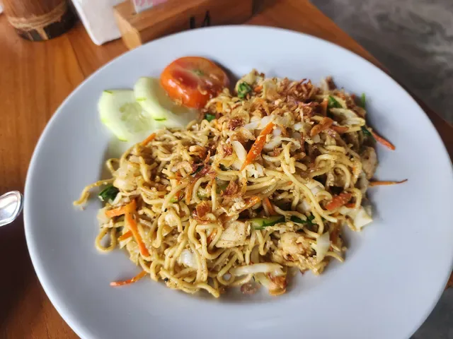 CAFE BENZA at Tirtagangga