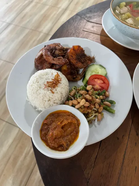 CAFE BENZA at Tirtagangga