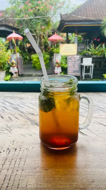 CAFE BENZA at Tirtagangga