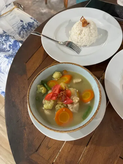 CAFE BENZA at Tirtagangga