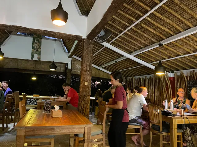 Di Lipah Warung