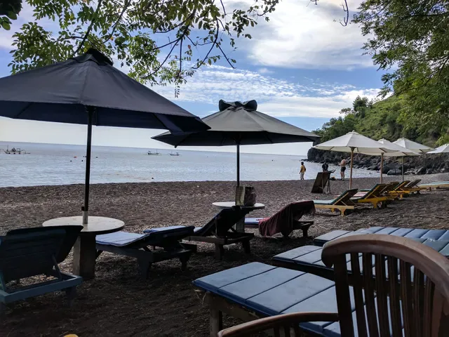 Divers Cafe & Restaurant