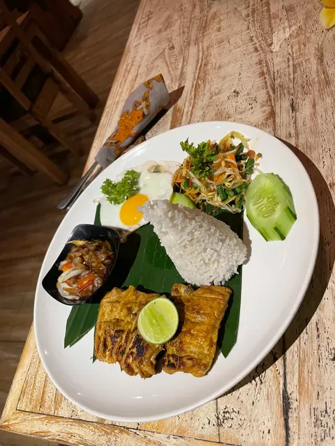 Green Melon Warung