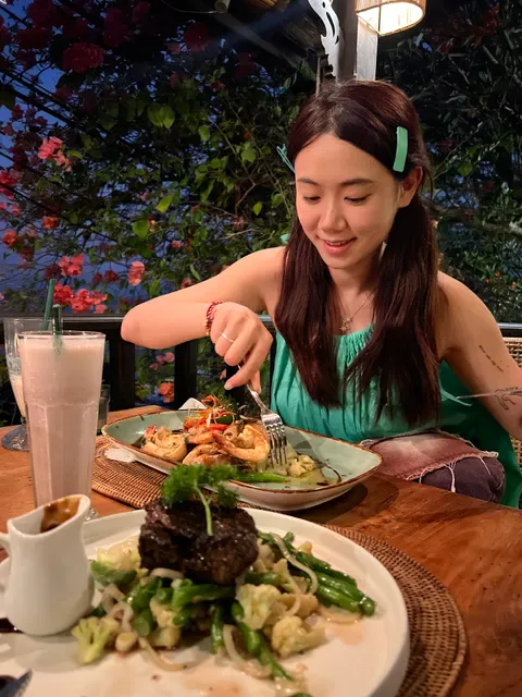 Gusto Resto & Cafe