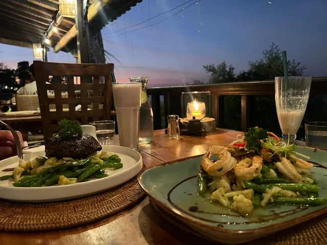 Gusto Resto & Cafe