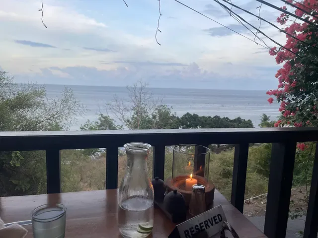 Gusto Resto & Cafe