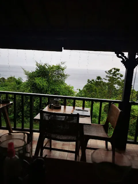 Gusto Resto & Cafe