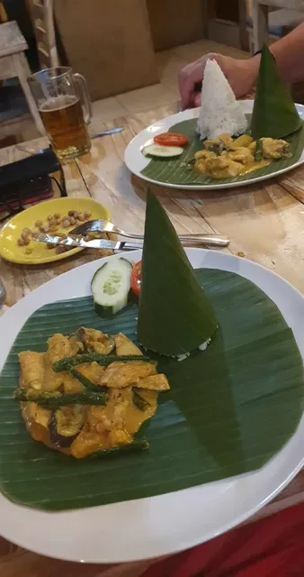Ibus Sea View Warung