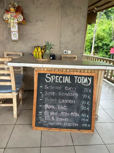 Ibus Sea View Warung