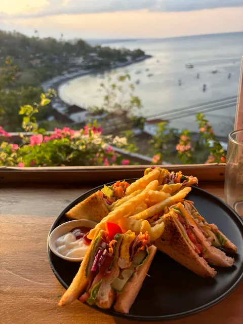 Joli Best View Cafe