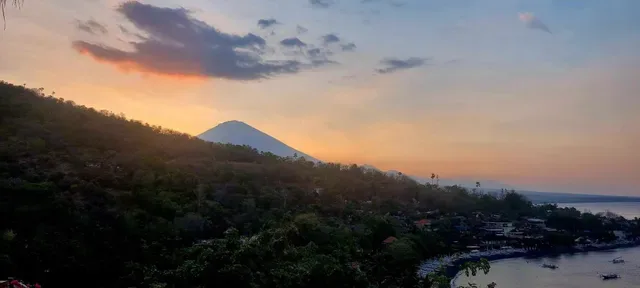 Joli Best View Cafe