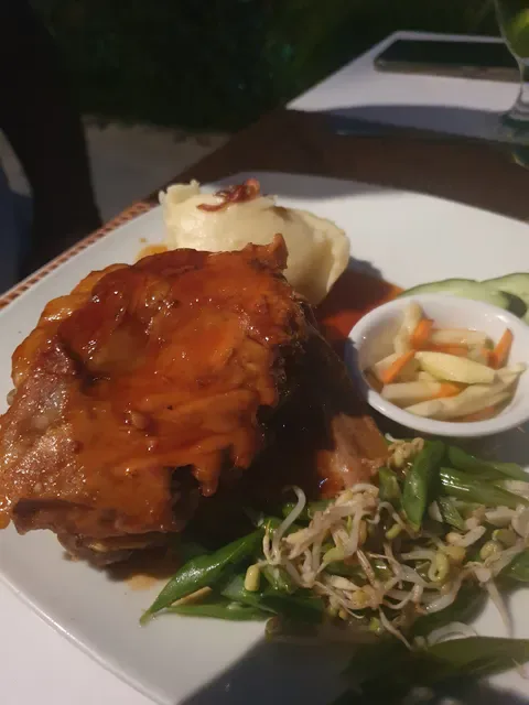 Sails Restaurant