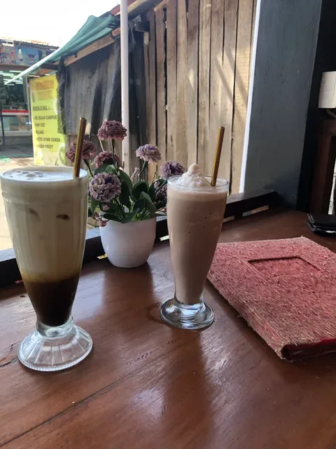Small Point Cafe Amed
