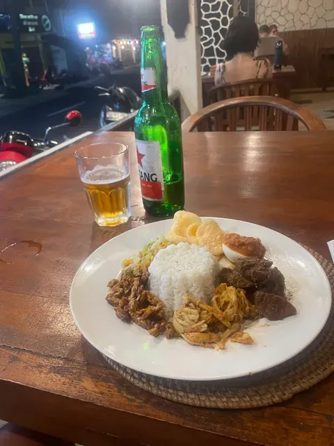 Warung Lucky Sari Amed