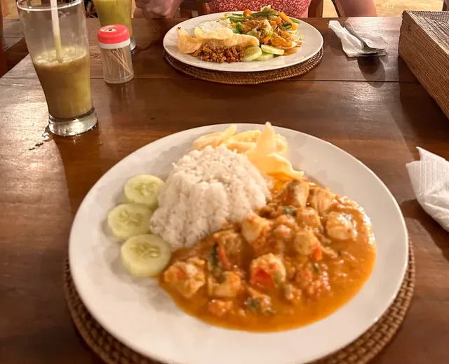 Warung Lucky Sari Amed