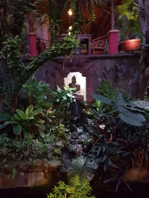 LaRouge restaurant