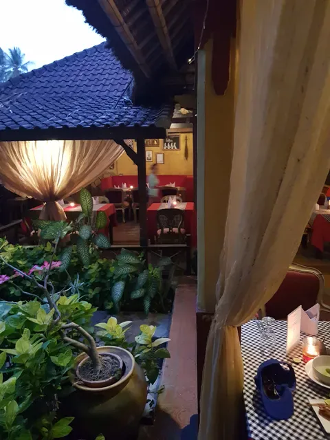 LaRouge restaurant