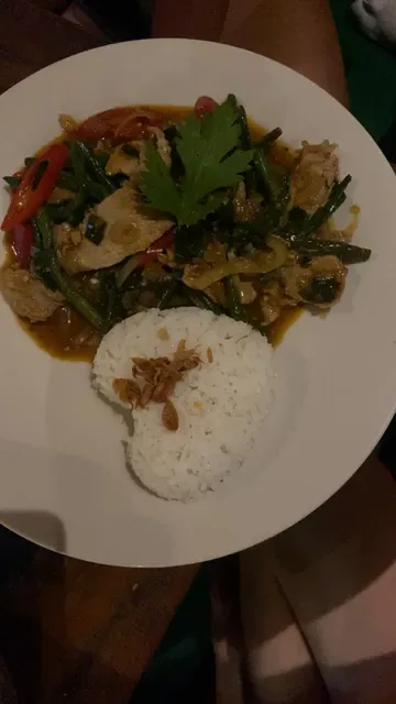 New Queen Pub & Restaurant