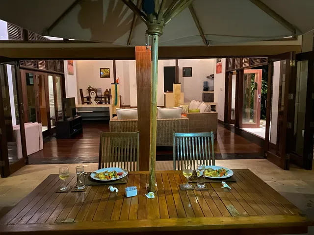 Warung Candidasa Moka