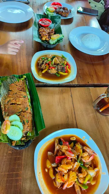 Warung Lesehan Mina Carik