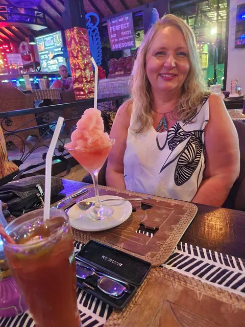 You & Me Lounge Bar