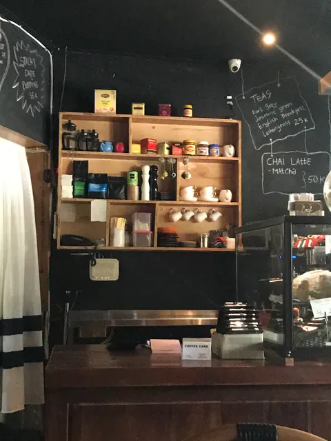 Loaf Candidasa Cafe
