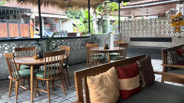 Oketo Cafe & Restaurant