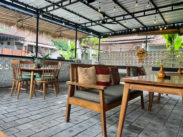 Oketo Cafe & Restaurant