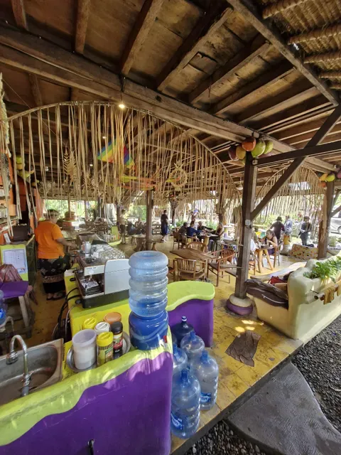 Topi Inn