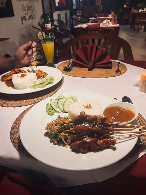 Warung B,tok