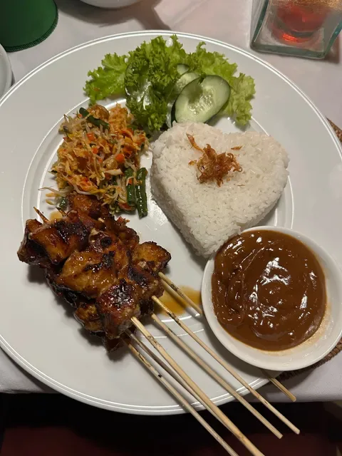 Warung B,tok