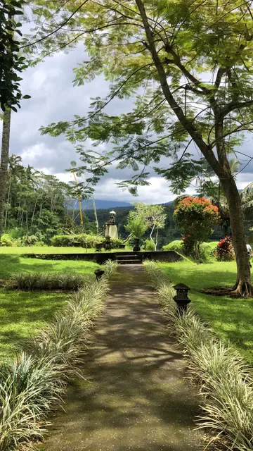 Mahagiri Panoramic Resort & Restaurant
