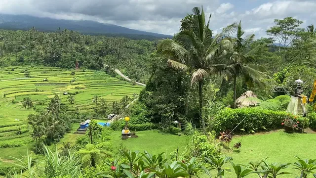 Mahagiri Panoramic Resort & Restaurant