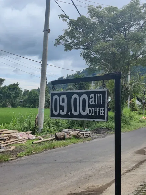 09.00am coffee and eatery