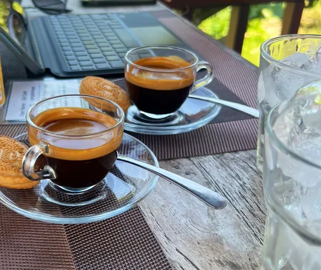 09.00am coffee and eatery
