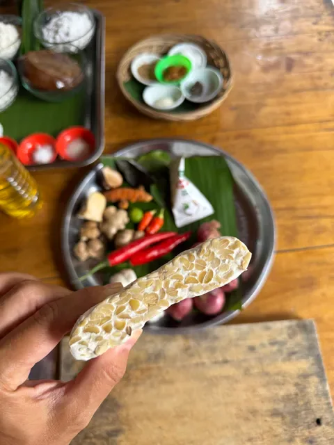 Wayaan Tebola cooking class and eatery