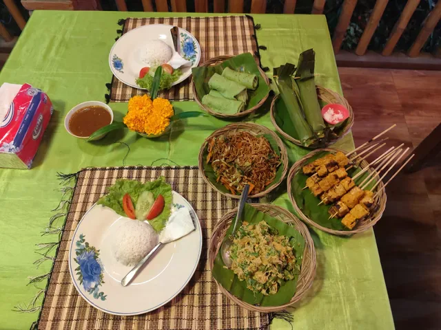 Wayaan Tebola cooking class and eatery
