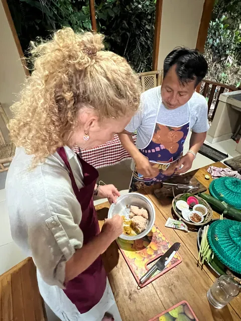 Wayaan Tebola cooking class and eatery