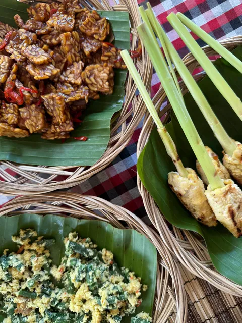 Wayaan Tebola cooking class and eatery