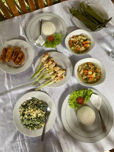 Wayaan Tebola cooking class and eatery
