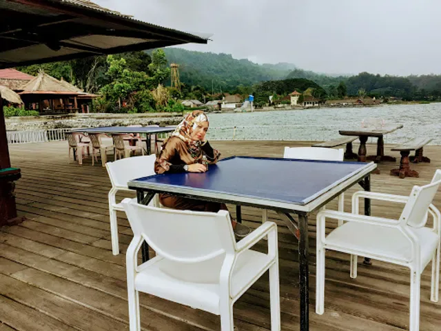 Floating Restaurant Kedisan