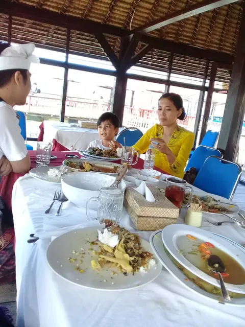 Floating Restaurant Kedisan