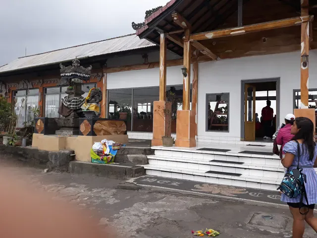 Gong Dewata Restaurant